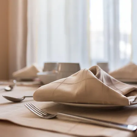 Conte Ruggero Hotel 3*