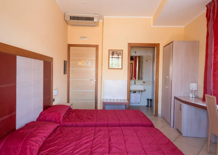 Conte Ruggero Hotel 3*