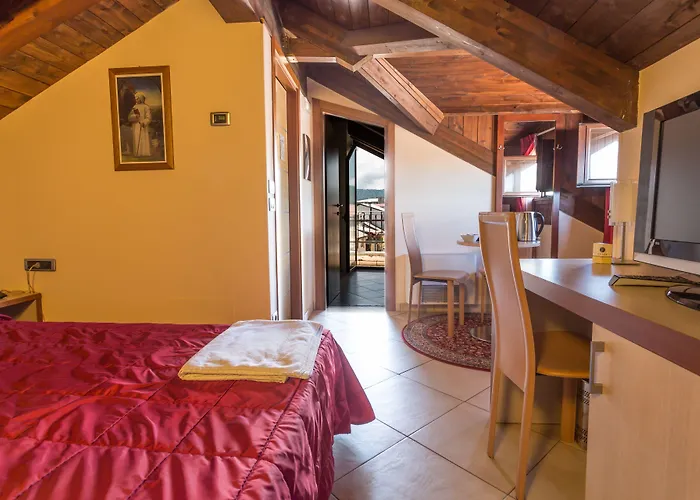 Conte Ruggero Hotel 3*